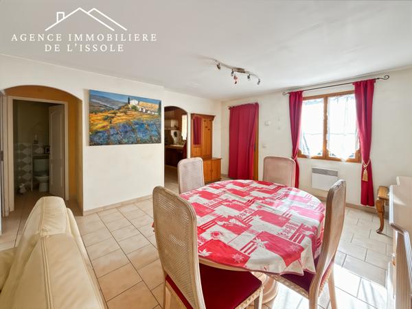 Besse-sur-Issole (83890) Maison Besse-sur-Issole, 88m², 700m² de terrain, garage, atelier, au calme