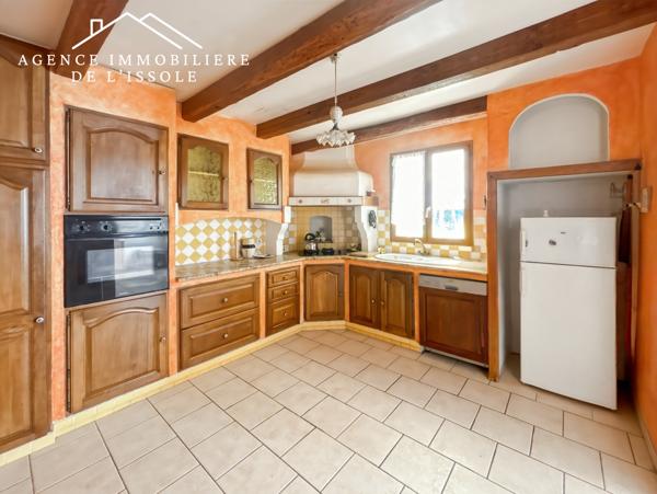 Besse-sur-Issole (83890) Maison Besse-sur-Issole, 88m², 700m² de terrain, garage, atelier, au calme