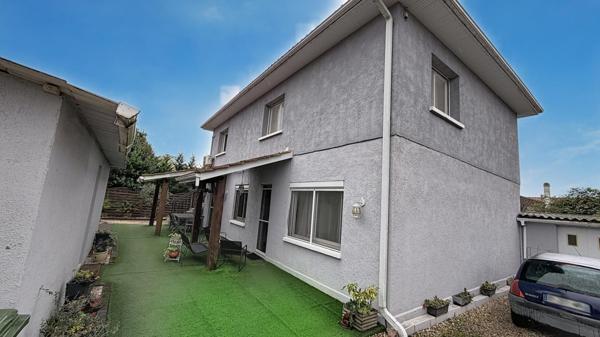 Maison 200 m2 avec un local commercial