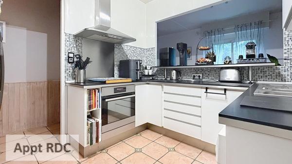 Maison 200 m2 avec un local commercial