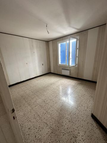 La Seyne-sur-Mer (83500) Haut de villa avec jardin et garages