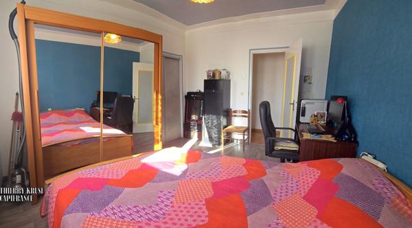 Maison familiale de 109 m² sur grand terrain arboré. Sous-sol complet. Quartier calme à Montauban.