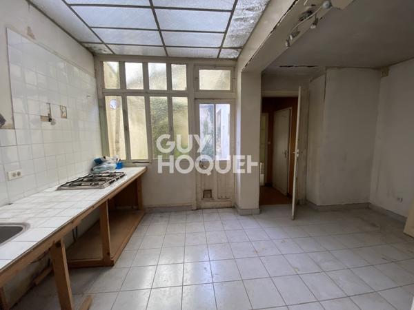 PROXIMITÉ CENTRE VILLE - IMMEUBLE D'ENVIRON 130M²