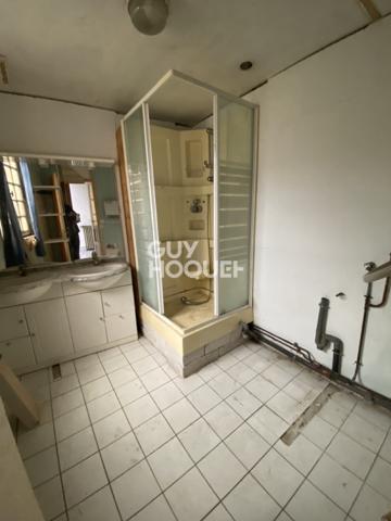 PROXIMITÉ CENTRE VILLE - IMMEUBLE D'ENVIRON 130M²