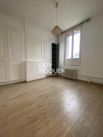 PROXIMITÉ CENTRE VILLE - IMMEUBLE D'ENVIRON 130M²