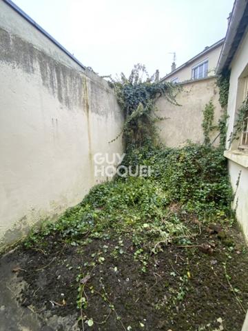 PROXIMITÉ CENTRE VILLE - IMMEUBLE D'ENVIRON 130M²