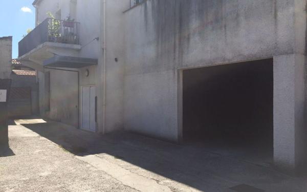 Stationnement à louer    Bordeaux