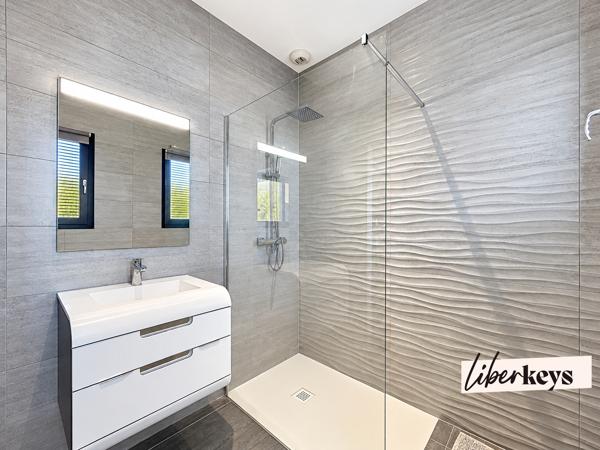 OLIVET Centre (45160) – Maison 250 m², 5 chambres, piscine chauffée et grand garage