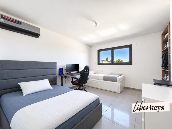 OLIVET Centre (45160) – Maison 250 m², 5 chambres, piscine chauffée et grand garage