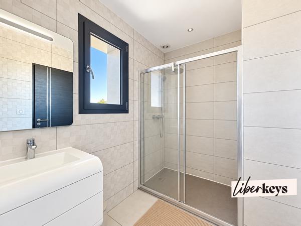 OLIVET Centre (45160) – Maison 250 m², 5 chambres, piscine chauffée et grand garage