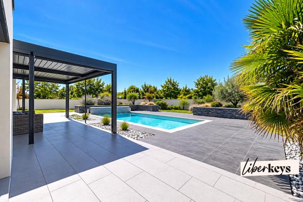 OLIVET Centre (45160) – Maison 250 m², 5 chambres, piscine chauffée et grand garage