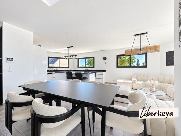 OLIVET Centre (45160) – Maison 250 m², 5 chambres, piscine chauffée et grand garage