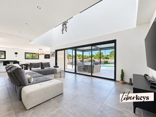 OLIVET Centre (45160) – Maison 250 m², 5 chambres, piscine chauffée et grand garage