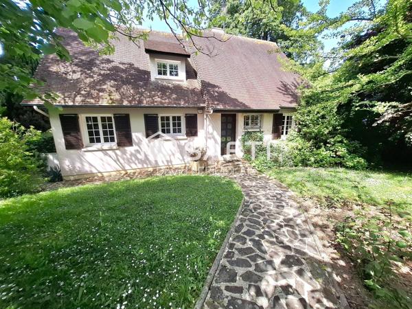 GRANDE MAISON AVEC VUE DEGAGEE SUR LA CAMPAGNE