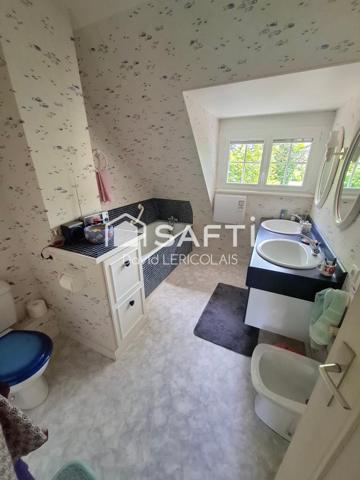 GRANDE MAISON AVEC VUE DEGAGEE SUR LA CAMPAGNE