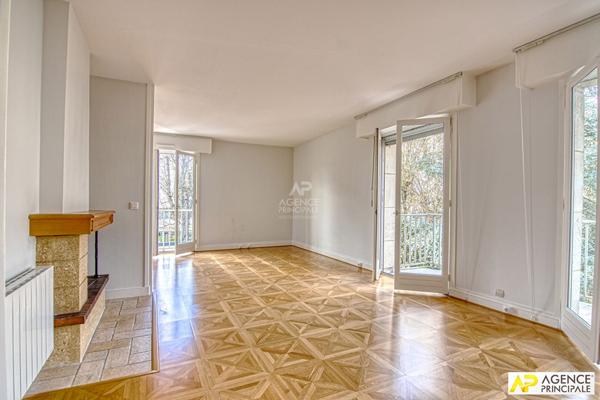 Versailles Avenue de Paris Appartement 4 P 90 m² carrez avec balcon, ascenseur et parking €695 000 ** - Référence 25590