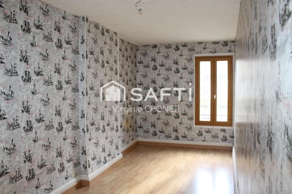 Agréable maison de ville à finir de rénover avec jardin