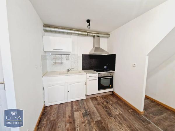 Appartement à louer 3 pièces 69.01m² Saint-Just-Malmont (43240)