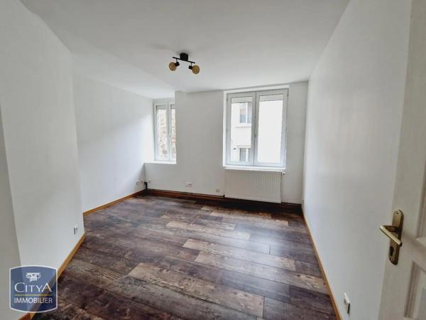 Appartement à louer 3 pièces 69.01m² Saint-Just-Malmont (43240)