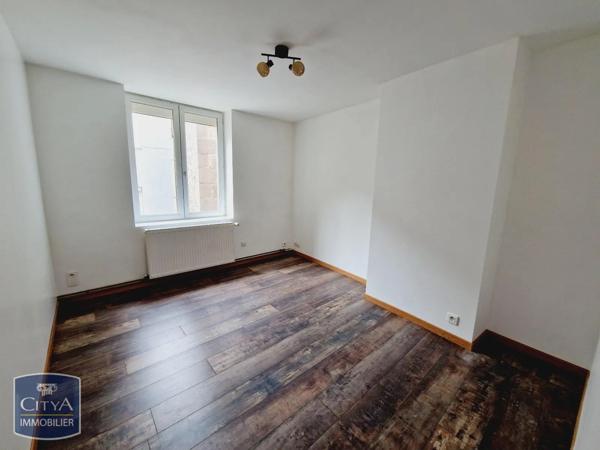 Appartement à louer 3 pièces 69.01m² Saint-Just-Malmont (43240)