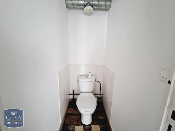 Appartement à louer 3 pièces 69.01m² Saint-Just-Malmont (43240)