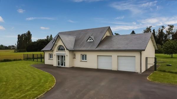 Caudry – Secteur recherché. Vue dégagée. 3 600 m² de terrain.