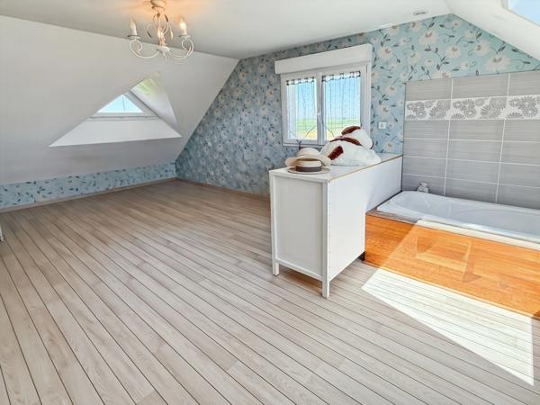 Caudry – Secteur recherché. Vue dégagée. 3 600 m² de terrain.
