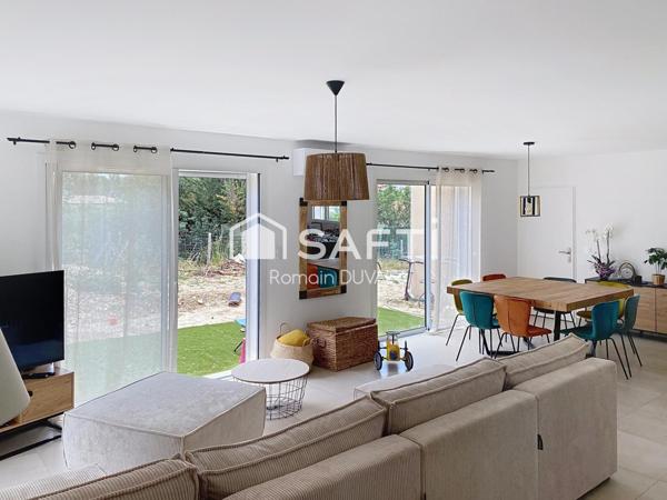 Maison contemporaine récente avec piscine – Secteur recherché