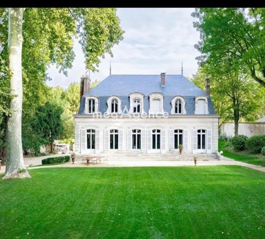 Maison à SENS, 89100 - 10 pièces 320m²