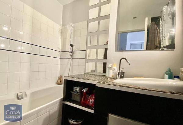 Appartement à louer 2 pièces 62.78m²