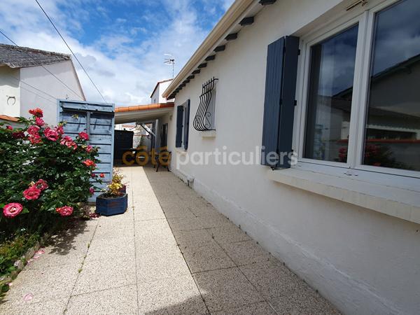 Vente
                Maison120 m² - 4 Pièces -
                    L AIGUILLON LA PRESQU ILE (85460)