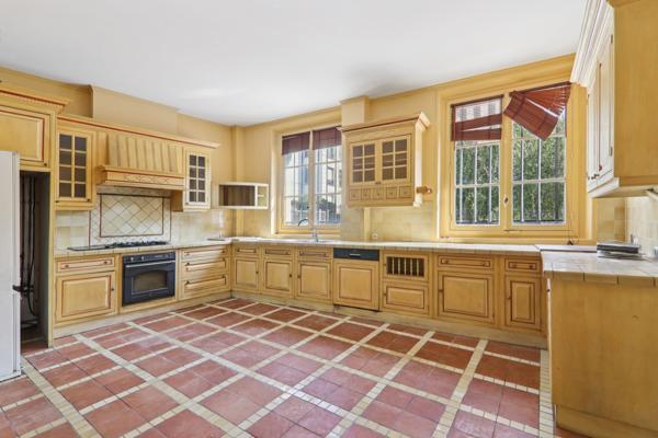 Vente Hôtel particulier Paris 16 15 Pièces 530.95 m²