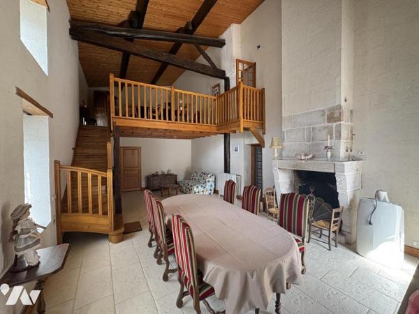 EPANNES, maison ancienne de 184 m² avec piscine