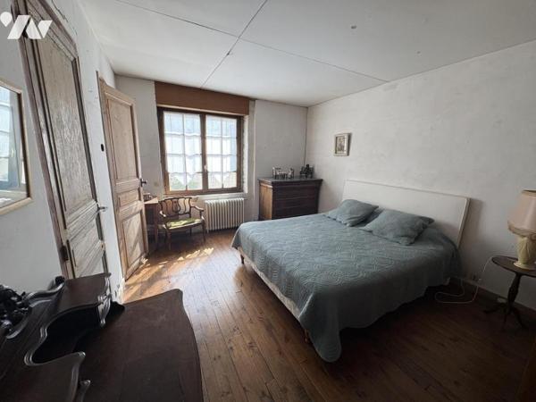 EPANNES, maison ancienne de 184 m² avec piscine