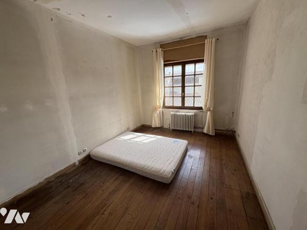 EPANNES, maison ancienne de 184 m² avec piscine