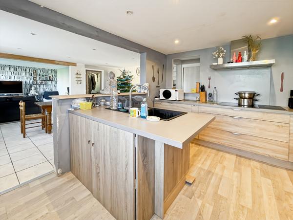 Maison proche des commodités - 3 chambres, 1 bureau - Montayral