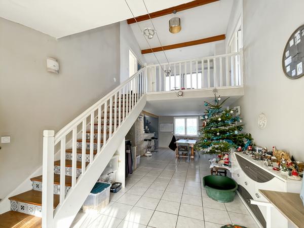 Maison proche des commodités - 3 chambres, 1 bureau - Montayral