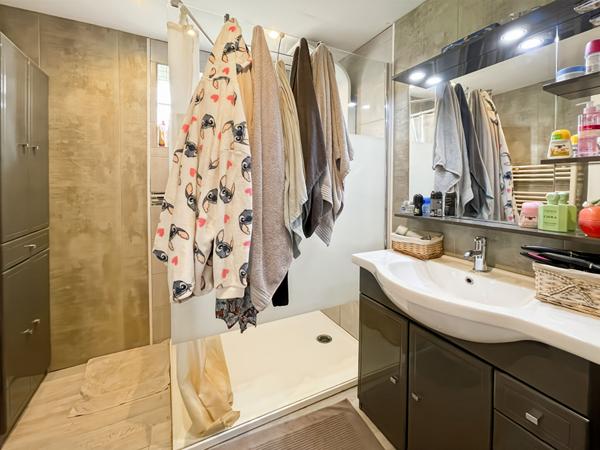 Maison proche des commodités - 3 chambres, 1 bureau - Montayral