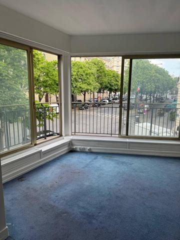 Bureau Avenue Georges V