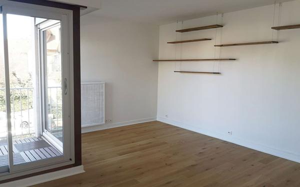 Appartement à louer    2 pièces • 76,31 m2 Viroflay