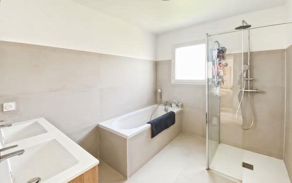 Maison à vendre    5 pièces •  La Ville-Dieu-du-Temple