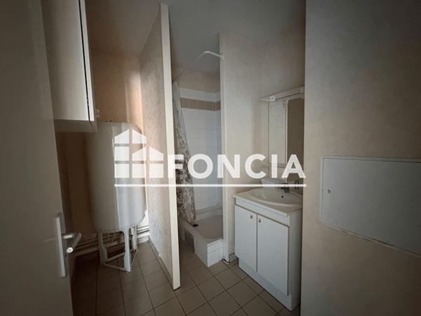 Location Studio 41.95 m² - 19 - 21 RUE DES MAJOTS Amiens 80000