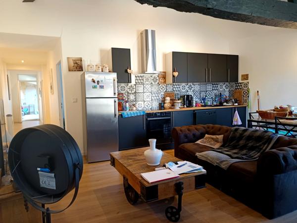 APPARTEMENT T3 ENTIEREMENT RENOVE , QUARTIER HISTORIQUE DE LA VILLE