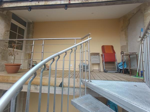 APPARTEMENT T3 ENTIEREMENT RENOVE , QUARTIER HISTORIQUE DE LA VILLE