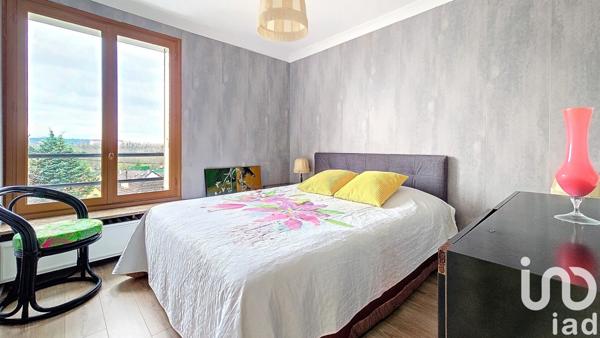 Maison 8 pièces de 274 m² à Noisy-le-Grand (93160)