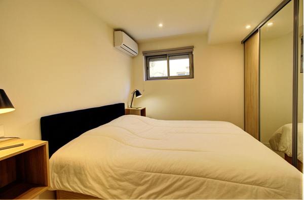 Cannes Palm Beach - Appartement-Villa 2 pièces rénové en rez-de-jardin