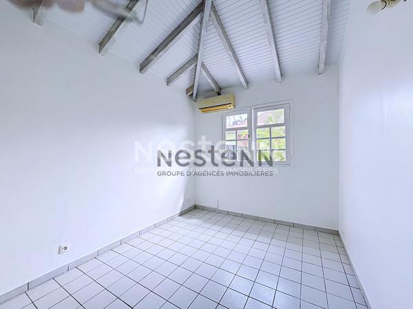 A LOUER MAISON F4  RENOVE DE PLAIN-PIED A PETIT PEROU AUX ABYMES