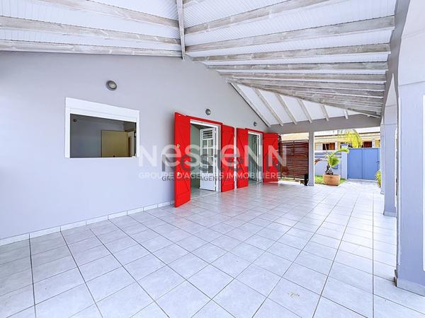 A LOUER MAISON F4  RENOVE DE PLAIN-PIED A PETIT PEROU AUX ABYMES