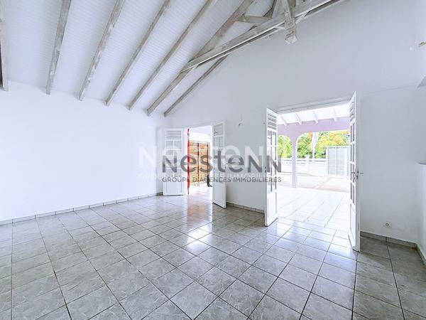 A LOUER MAISON F4  RENOVE DE PLAIN-PIED A PETIT PEROU AUX ABYMES