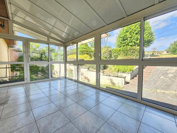 Maison à vendre 8 pièces avec garage et dépendances et jardin CHAMBOST LONGESSAIGNE (69)